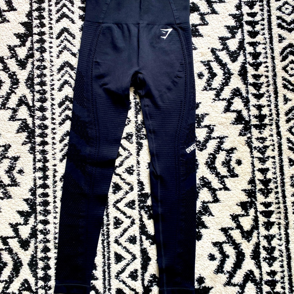 Black Gymshark leggings